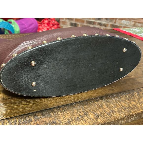 Hardwear by Renee Purse - Picture 16 of 16